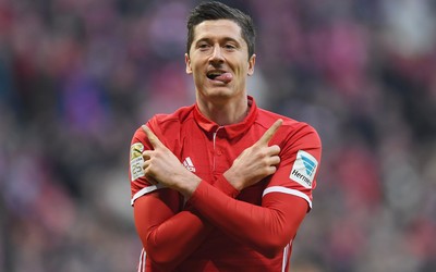 星空电竞-内马尔带巴西队前进